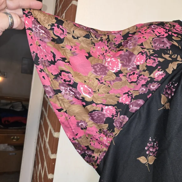 Easy Essentials- Black and Pink- Floral- Maxi- 3/4 Zip- Lounge Dress- 3X - Picture 4 of 9